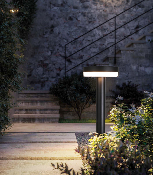 Moon Shadow Series Solar Lawn Light CPD1107 illuminating courtyard steps and landscape plants