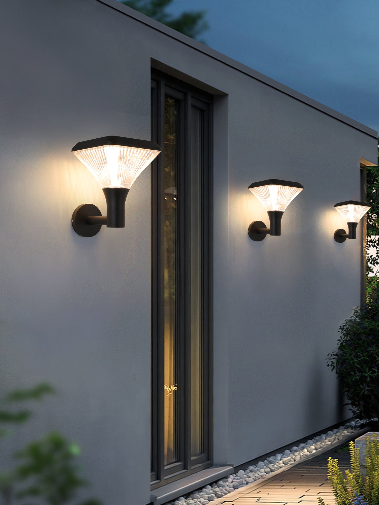 Square Diamond Series Solar Wall Light GT-BD1008 installed along a villa exterior corridor wall